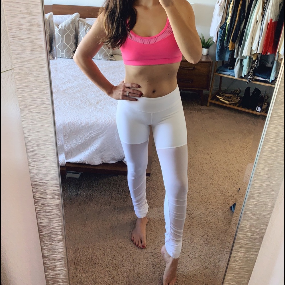Alo White Yoga pants sz M